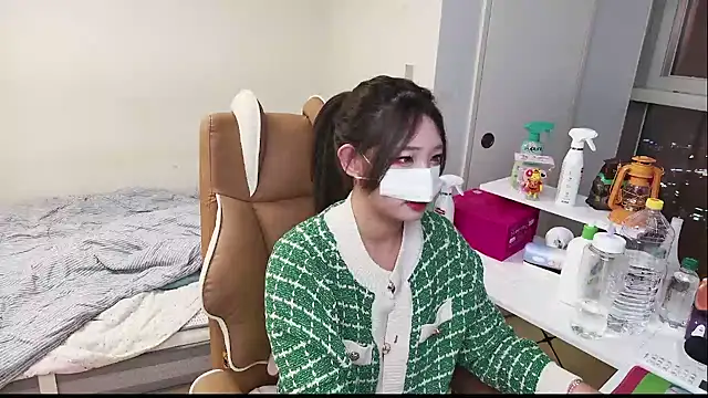 Milk_Sola live sex cam