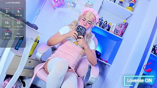 DanniiGrovers live sex cam