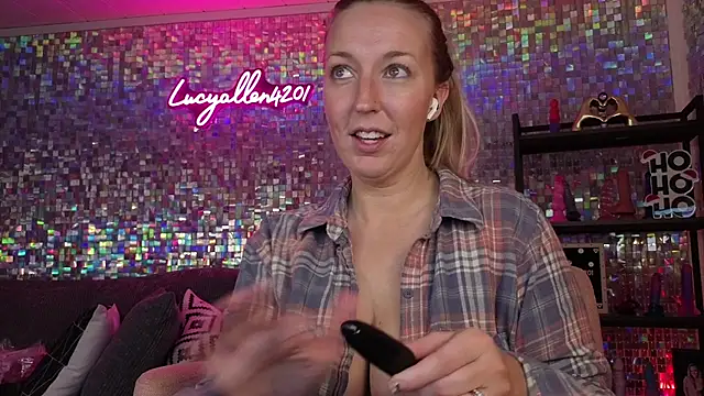 lucyallen4201 live sex cam