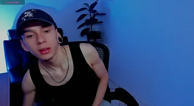 James_Adams_01's cam snapshot