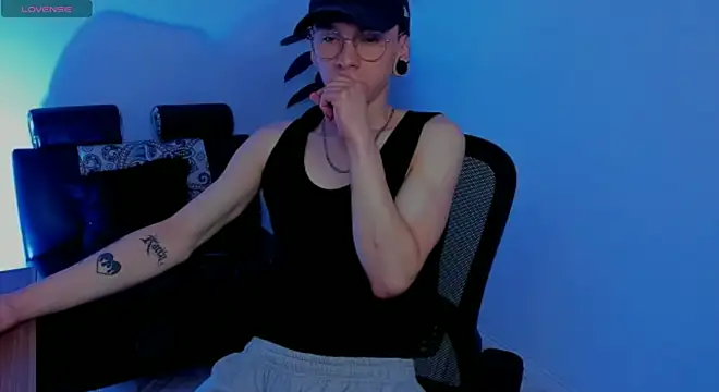 James_Adams_01's cam snapshot