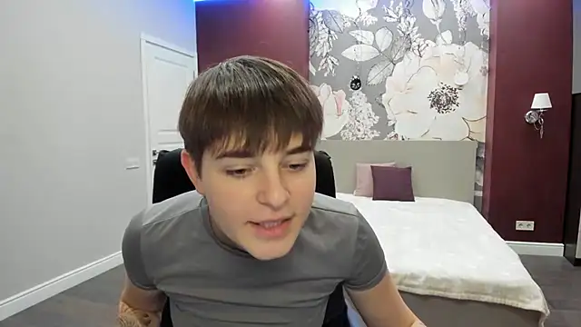 EmiliaYours live sex cam