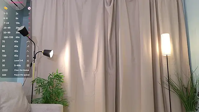 Playful_Lia live sex cam