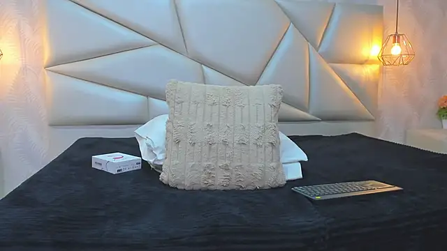 laurettedela_rouse live sex cam