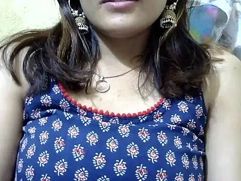 maira_33 live sex cam