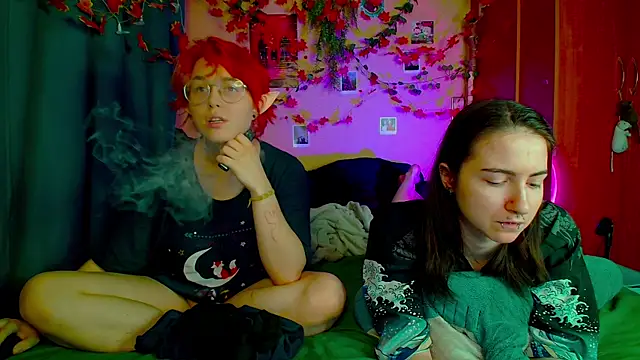 TrickyKitsune live sex cam