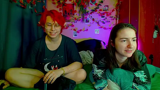 TrickyKitsune live sex cam