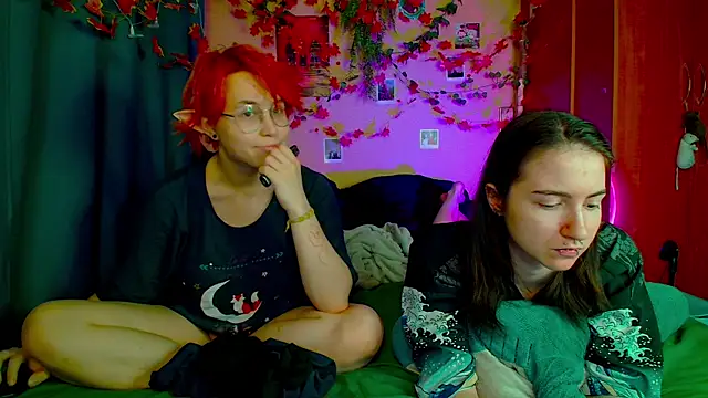 TrickyKitsune live sex cam