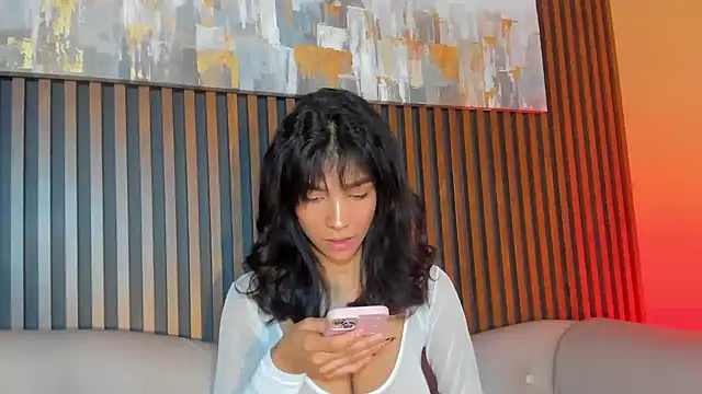 LauraAristizabal live sex cam