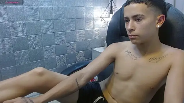 Xavii18 live sex cam