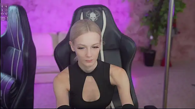 Lucy_And_Elza_Fantasy live sex cam