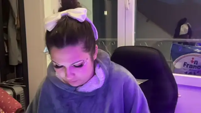 minette-sexy's cam snapshot