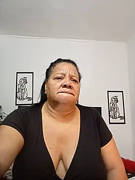 Shanttal0272 live sex cam