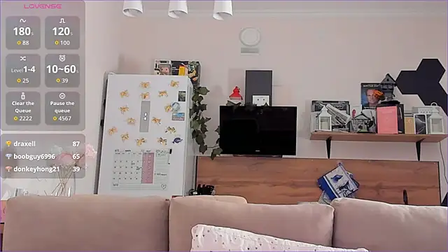 Girl_alone_home live sex cam