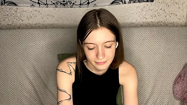 MiriamDongo's cam snapshot