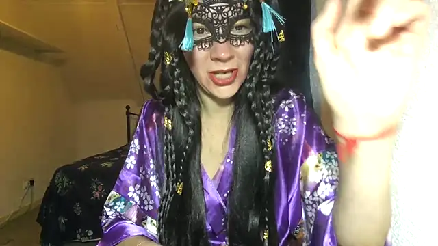 Aromaloveqq's cam snapshot