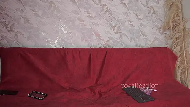 roselinedior live sex cam
