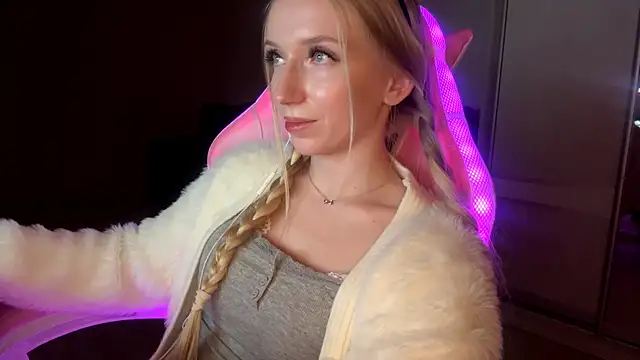 LaceDream's cam snapshot