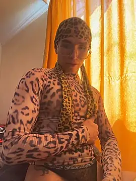 Itsllua21's cam snapshot