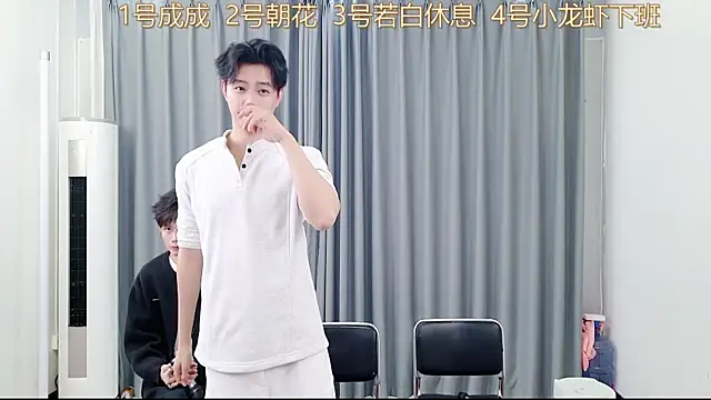 QYBOYS-001's cam snapshot