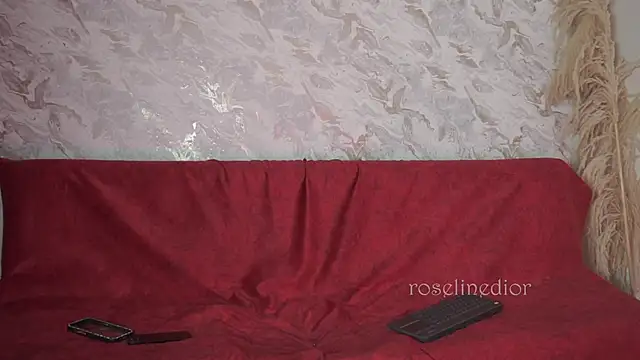 roselinedior live sex cam