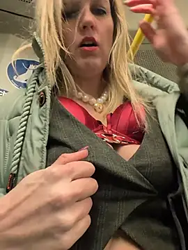 Sexybiene969 live sex cam