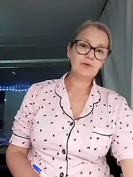 irinamaux live sex cam