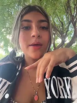 Sweed-virgin-pussy live sex cam