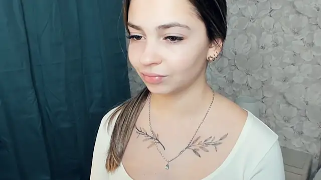 JolynnLavelli live sex cam