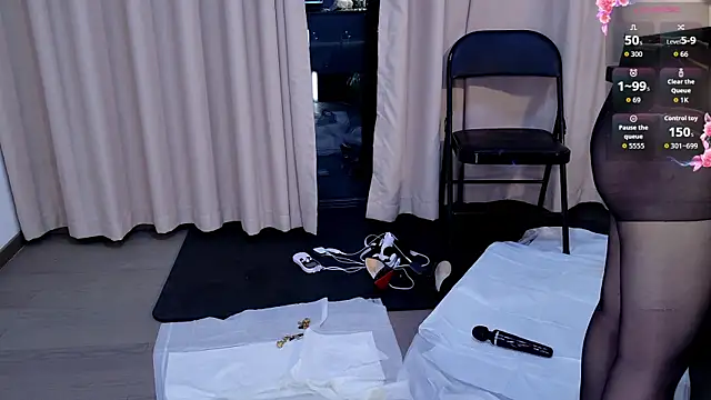 Alien1227 live sex cam