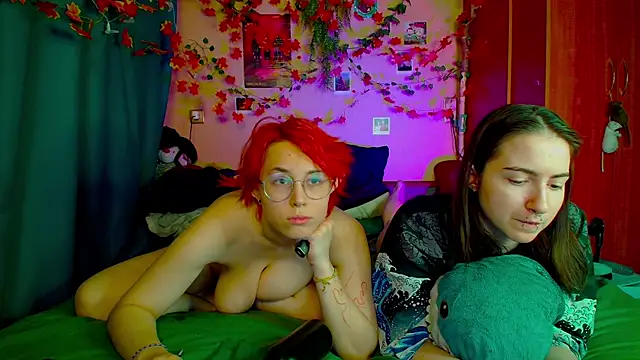 TrickyKitsune live sex cam