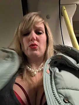 Sexybiene969 live sex cam