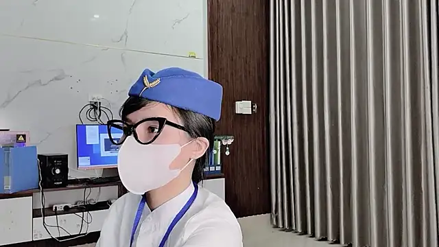 Mono-Stewardesss live sex cam
