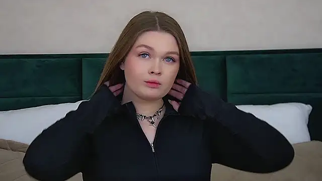 CrystalLyons live sex cam