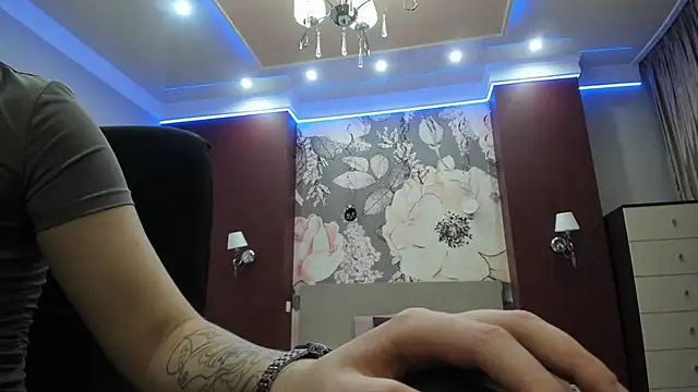 EmiliaYours live sex cam