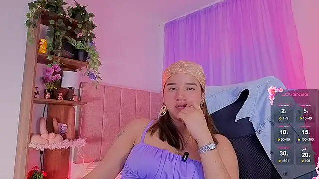 emilyrouxe live sex cam