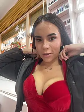 Naatalia live sex cam