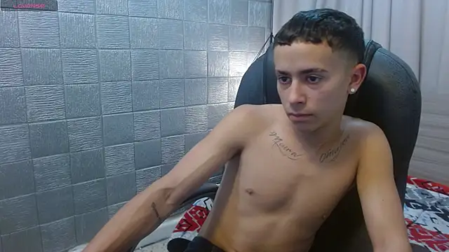 Xavii18 live sex cam
