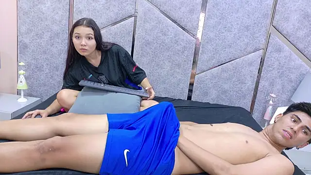 Lily_y_Finn's cam snapshot