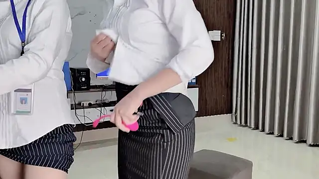 Mono-Stewardesss live sex cam