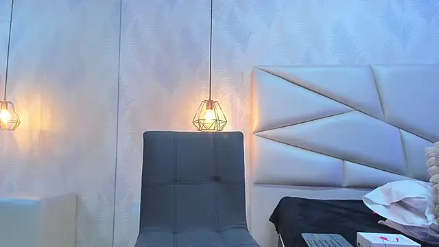 laurettedela_rouse live sex cam