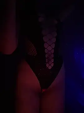 CurlyLara live sex cam