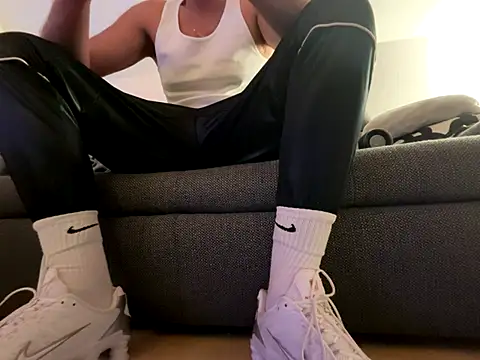 nikeaddicted2 live sex cam