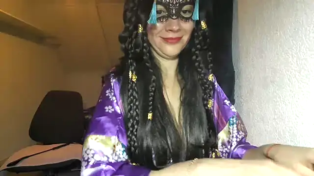 Aromaloveqq's cam snapshot