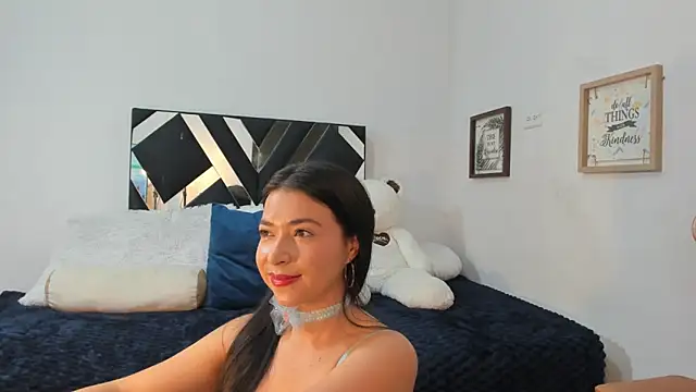 miaravel_'s cam snapshot