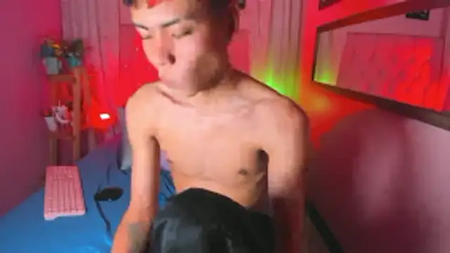 MaxiWildd live sex cam