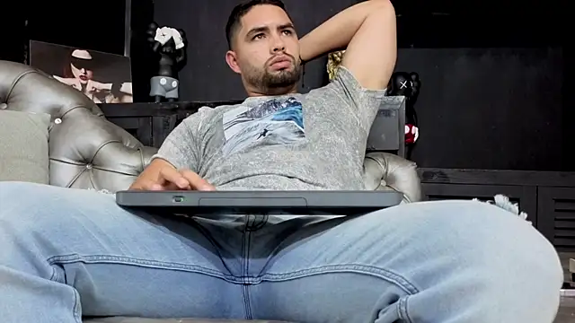 matteosantos live sex cam