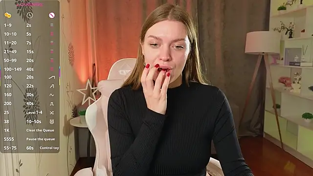 Lovella_Lips's cam snapshot