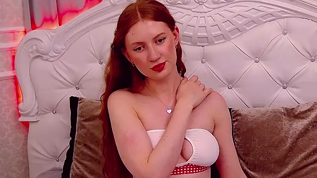 SaraMoor's cam snapshot