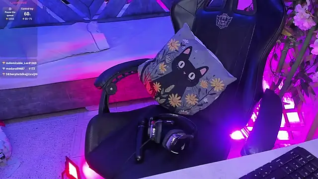 EternaAura's cam snapshot